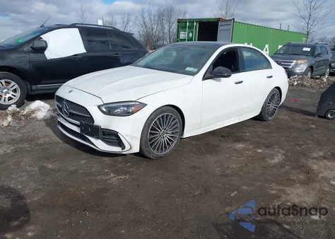 2024 Mercedes-Benz C 300 z USA, uszkodzony, nr VIN W1KAF4HB7RR184528